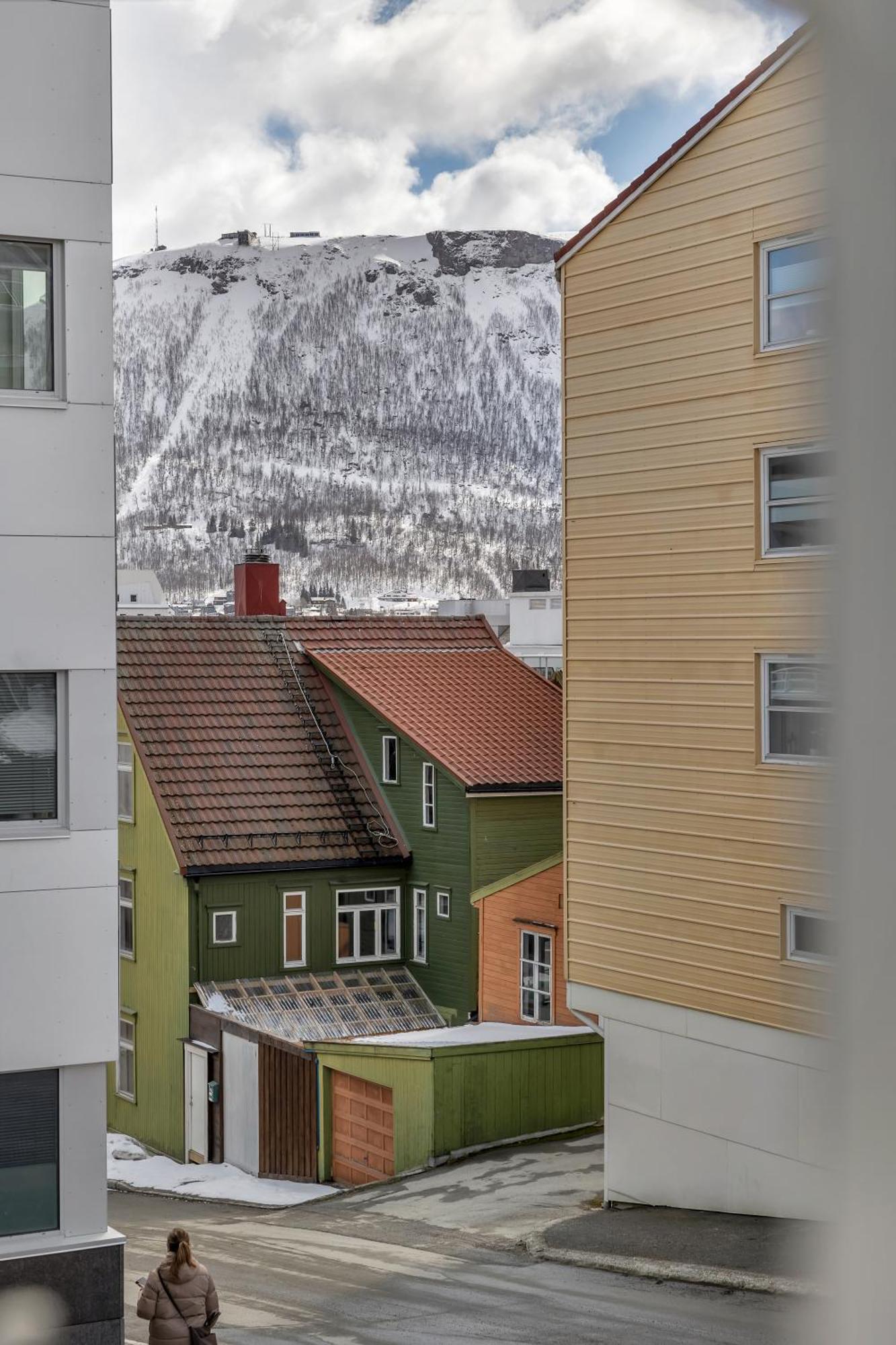 Supercentral City Apartment Eik Tromso Exterior photo